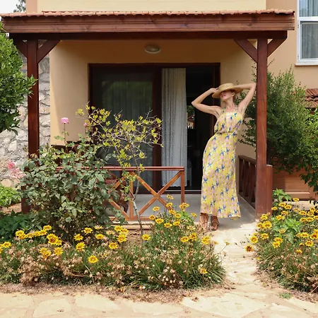 Dalya Life Гёчек